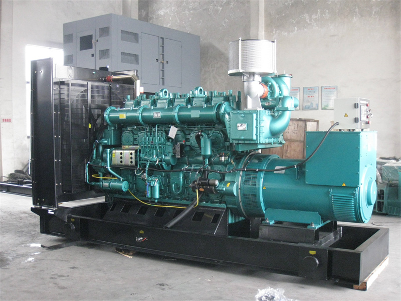 浦城200KW 柴油发电机的油耗是多少？