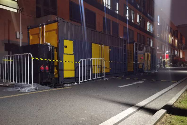 浦城柴油发电机组的输出电压是如何调节的？