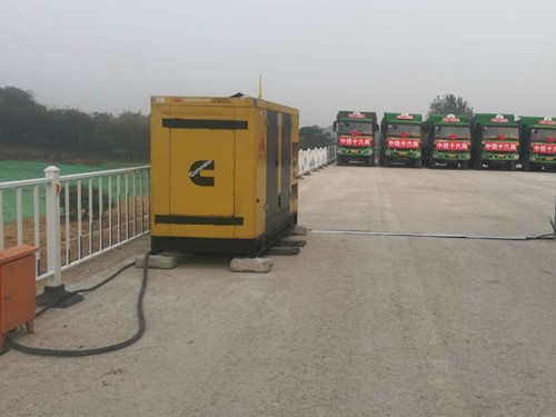 浦城电力系统的稳定性和设备兼容性如何影响发电机组的频率规格？