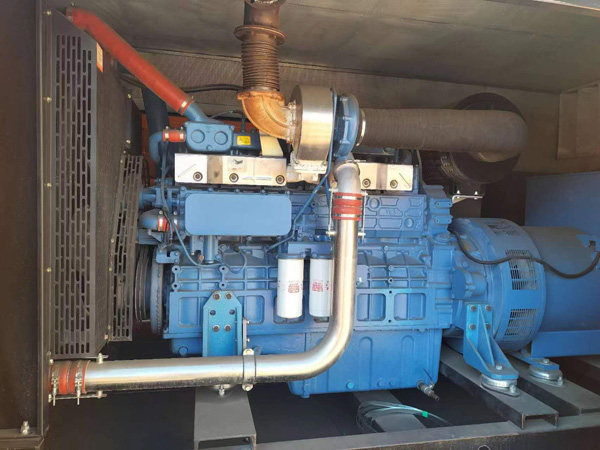 浦城燃油消耗率与进气温度的具体关系是什么？