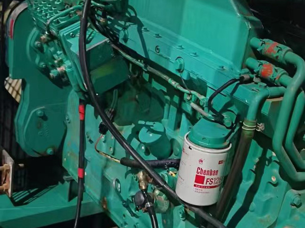 浦城如何确定新的发电机组控制系统是否与原系统兼容？