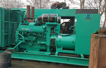 浦城发电机组如何判断水冷式机油散热器内部是否需要清洗？